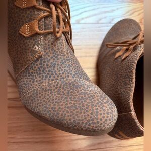 Tom’s Leopard Women’s Booties